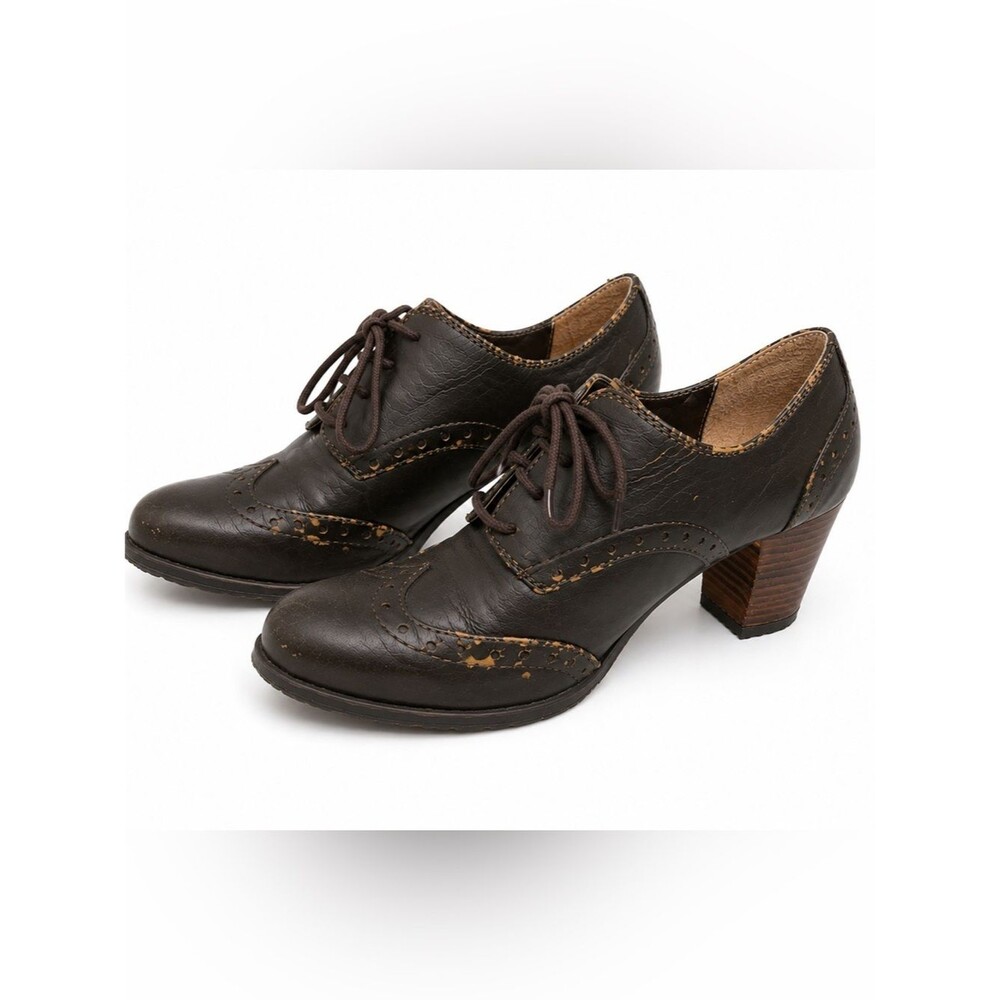 Sonoma Distressed Oxford Heels Size 7.5 | Dark Academia Vintage Brogues